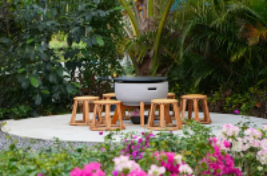 Wanning Riyuewan Flower Romantic Homestay