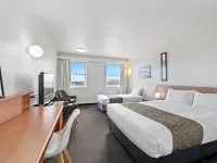 Coach House Launceston Hotel dekat Jam Kota
