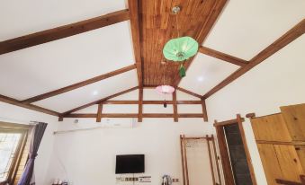 Qingfeng Xiaozhu Homestay (Zhangjiajie Wulingyuan Mark Store)