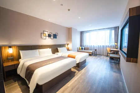 Homeinn Plus Hotel (Beijing Dongzhimen Subway Airport Express Station)