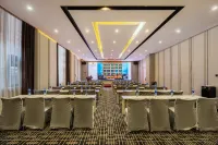 Metropolo Jinjiang Hotel ((Shangri-La Songzanlin Temple) - Business