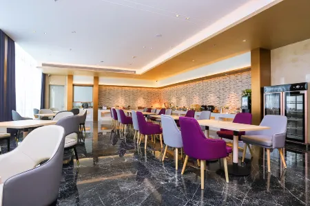 Lavande Hotel Отели рядом с достопримечательностью «Liaoning Broadcast and Television Tower»