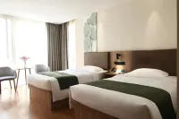 GreenTree Inn Express Hotel (Jiangyin Wanda Plaza Chengjiang Road) Hotels in Jiangyin