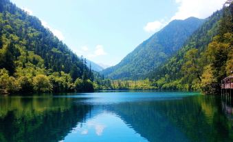 Kuobo Qiongxi Private Tang Homestay (Jiuzhaigou Scenic Area Visitor Center Branch)