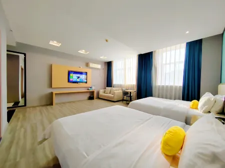 H Boutique Hotel (Dongguan Fenggang Xingao Shopping Plaza) Отели рядом с достопримечательностью «Yanhu Park»