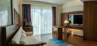 Jinggang Zhinan Hotel Отели в г. Суйчуань