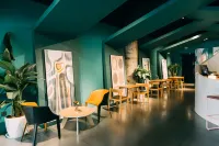 Nuonuo ROOF Rizmila Hotel (Kunming Nanping Pedestrian Street Jiaosanqiao Subway Station)