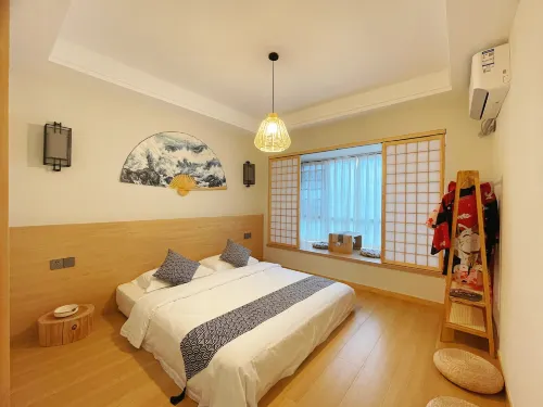 Dejiangjing Residential Homestay (Pedestrian Street Store)