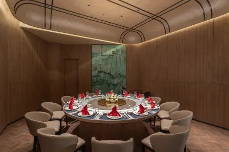 Yinchuan Holiday Inn Express Hotel (Yuehai Bay Central Business District Lanshan Park) Отели рядом со станцией Yinchuan Railway Station