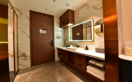 COMPASS HOTEL Отели рядом с достопримечательностью «Inner Mongolia Technical College of Mechanics & Electrics»