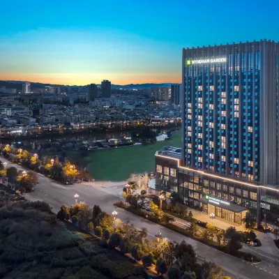 Wyndham Garden Hotel Chuxiong Haiyue Mandarin Hotels near Chuxiong Torch Festival