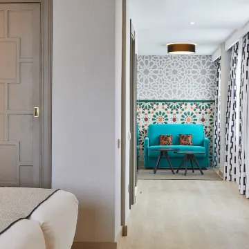 Hesperia Sevilla Отели рядом с достопримечательностью «Эсте»
