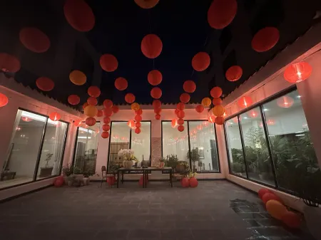 YinYi Hotel (East Ring Never Sleeps City Middle East Market Branch)