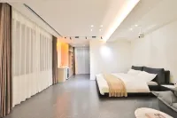 Weijianshan · Designer Courtyard Resort Inn (Yanji Yanbian University Normal Branch) - balcony