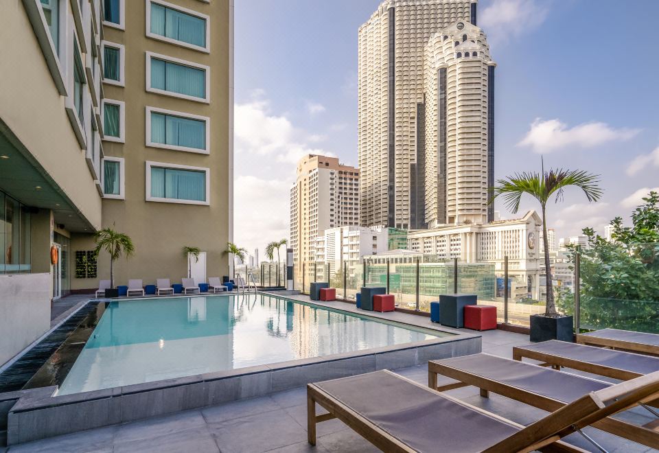 힐튼 가든 인 방콕 실롬