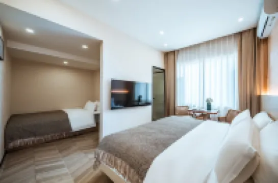 Floral Hotel·Dali Hanzhe Banhai Hotel