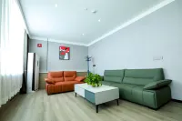 Junyi Chain Hotel (Chifeng Aohan Banner Xinzhong Street)