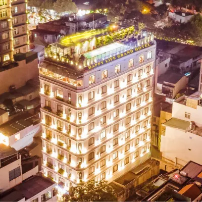 Happy Life Grand Hotel & Sky Bar Hotels near Ho Chi Minh City Museum of Fine Arts