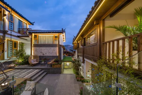 Banshan Lishe Designer Inn with View and Garden (Lijiang Shizishan) - 로맨틱