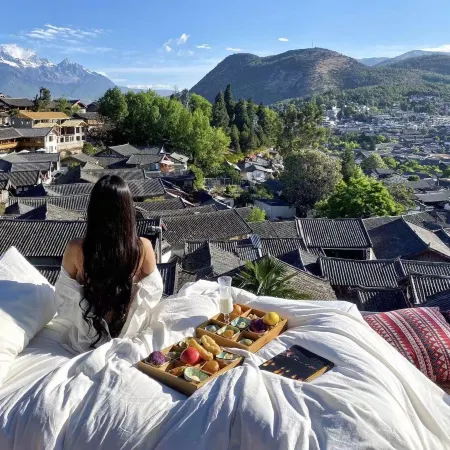 Halfway up the mountain, it's mine; the mountain retreats into seclusion