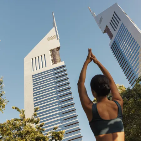 Jumeirah Emirates Towers Dubai Отели рядом с достопримечательностью «Эмирейтс-Тауэрс»