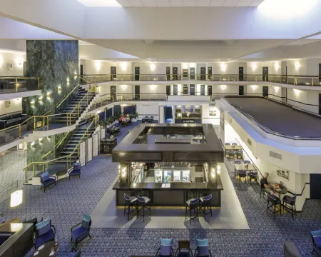 Ramada By Wyndham Diplomat Canberra Hotels in Griffith