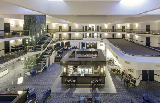 堪培拉華美達外交官酒店