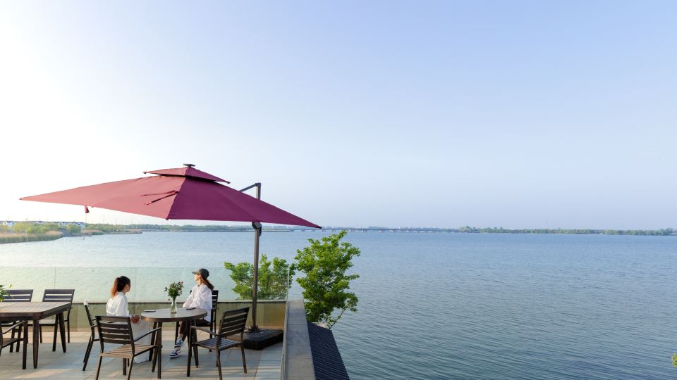 Long Lake Elegant Garden