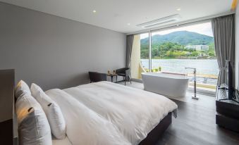 suiteian hotel & resort