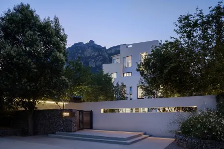 Yuntai Mountain Yiyuan Отели рядом с достопримечательностью «Wan Shan Temple»