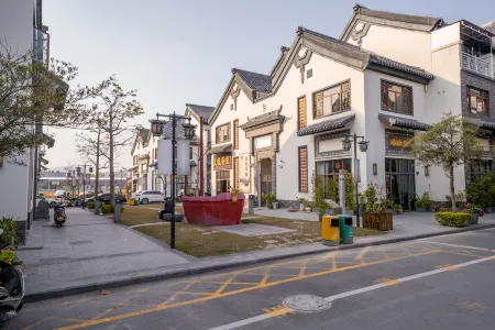 Floral Hotel·Return to Laixi Inn (Chaozhou Hanwen Gongxuan Branch) Отели рядом с достопримечательностью «Songlin Ancient Temple»