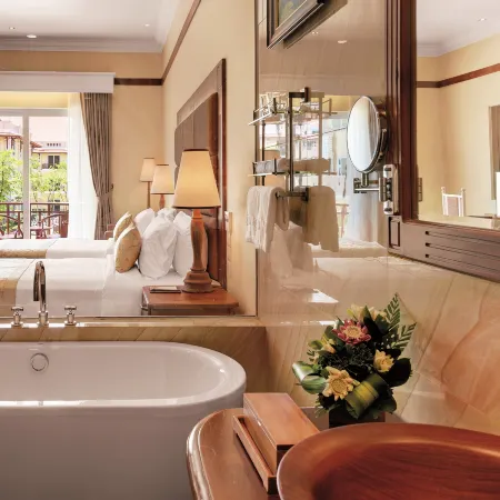 Sokha Siem Reap Resort & Convention Center Отели рядом с достопримечательностью «Пном Бакхенг»