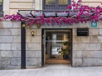 Catalonia Las Cortes Hotels near Neptuno Square