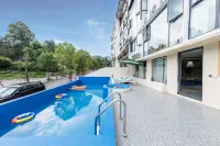 Qianhuan·evelyn·Wangshan Light Luxury Pool Homestay (Libo Xiaoqikong East Gate) - Uima-altaat
