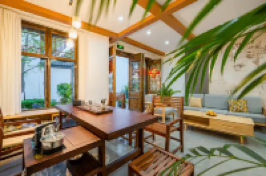 Fuxian Lake Jingran Inn (Guanglong Town)