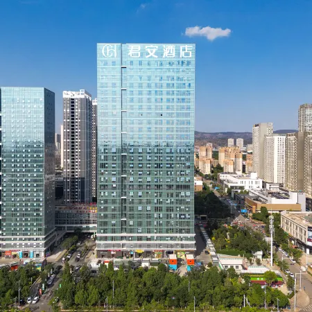 Kunming Jun'an Hotel (University Town High-speed Railway South Station)