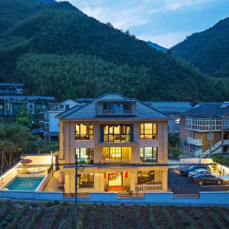 Jushang Anjisen is a travel and pool resort