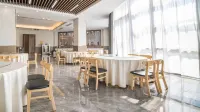 Huati Sunshine Hotel (Guoyang Sports Park) Hotels in Guoyang