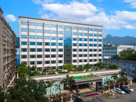 Golden Maple Hotel Отели рядом с достопримечательностью «Beishansi»