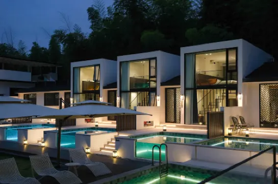 Fuyao Wild Luxury · Designer Pool Resort
