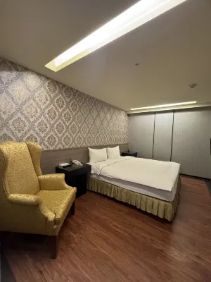 CRYSTAL CITY HOTEL Hotels in Taoyuan
