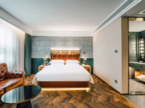 James Joyce Coffetel Tai'an High-speed Railway Station