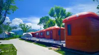 Yili Black Bee Manor Eco Hotel - Mountain view