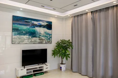 Island Homestay (Maoming China's First Beach Store) Отели рядом с достопримечательностью «Shuidong Bay»