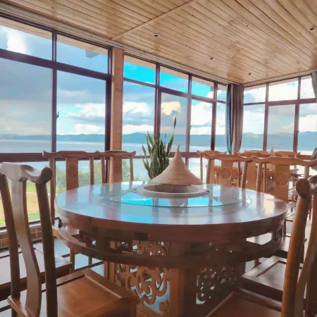 Yuxi Fuxian Lake Blue Lake Time Homestay