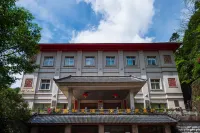 Jindu Nanxing Hotel (Sanqing Mountain Taoist Theme Hotel)