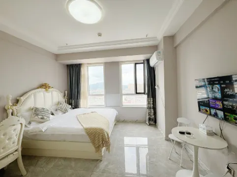 Fengcheng Weijun Shangshangqian Homestay