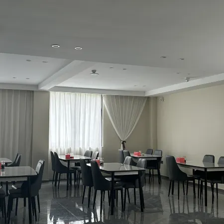 Home Inn Ruibai Cloud Hotel (Lishui Songyang Old Street Branch)