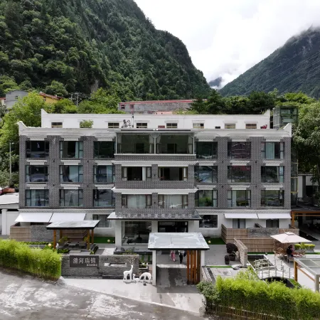 Qinghe Ruijin Private Soup Hot Spring Hotel (Li County Bipenggou Scenic Area Store)