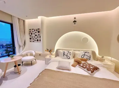 Mubird Homestay (Yanbian University Wanghong Wall)  호텔